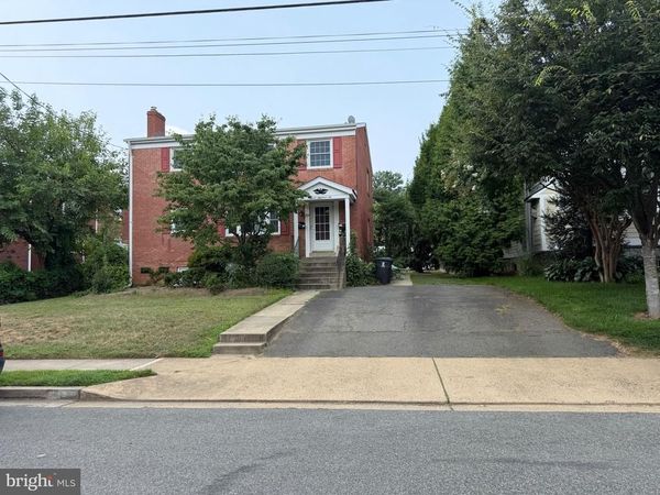 706 N CLEVELAND STREET, ARLINGTON, VA 22201