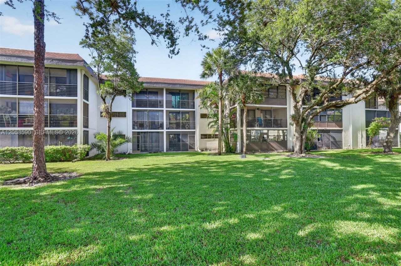 7653 NW 79th Ave, Unit 312, Tamarac, FL 33321 Photo