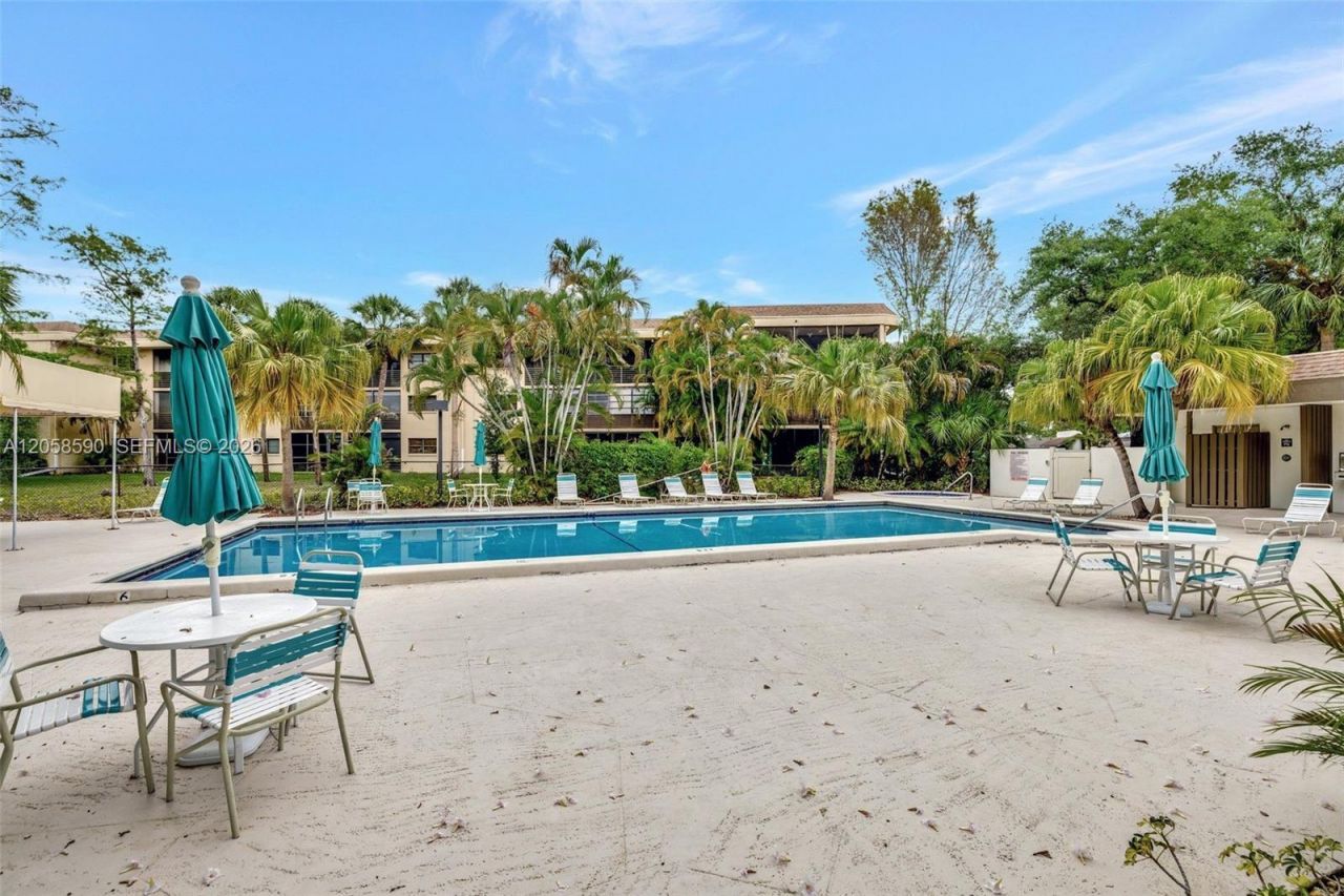 7653 NW 79th Ave, Unit 312, Tamarac, FL 33321 Photo