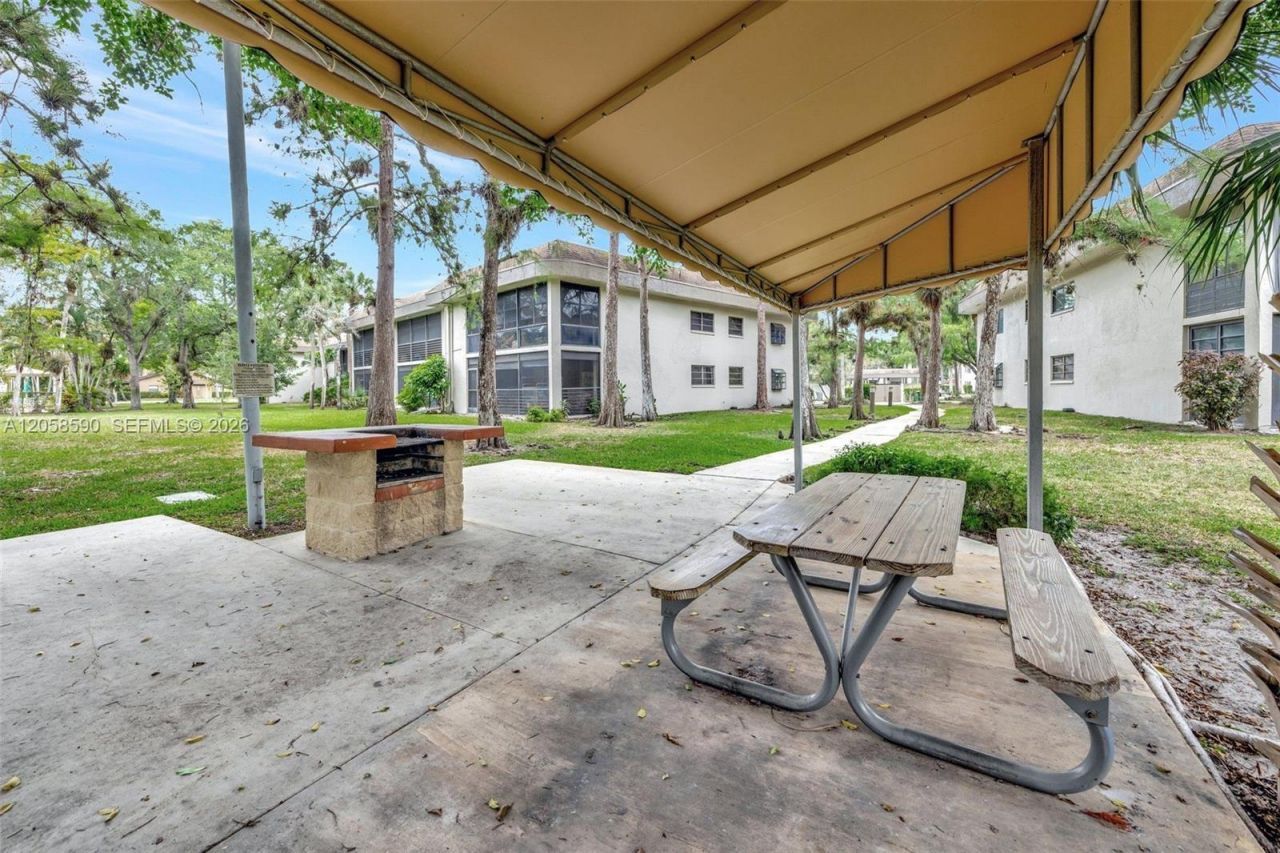 7653 NW 79th Ave, Unit 312, Tamarac, FL 33321 Photo