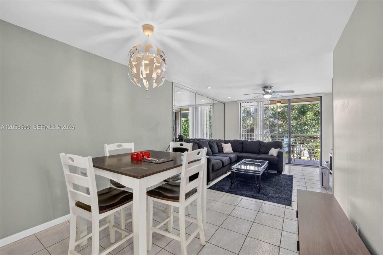 7653 NW 79th Ave, Unit 312, Tamarac, FL 33321 Photo