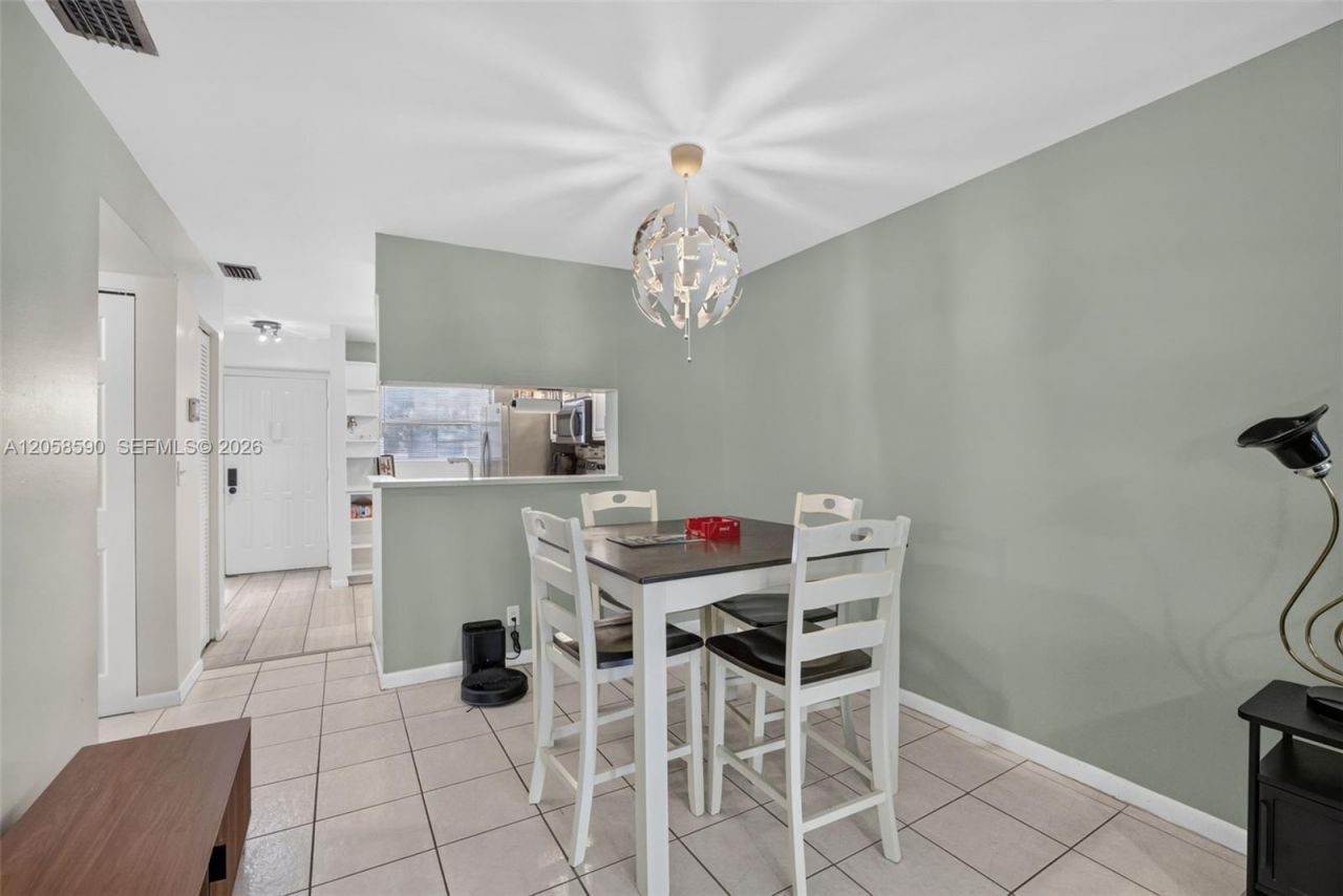 7653 NW 79th Ave, Unit 312, Tamarac, FL 33321 Photo