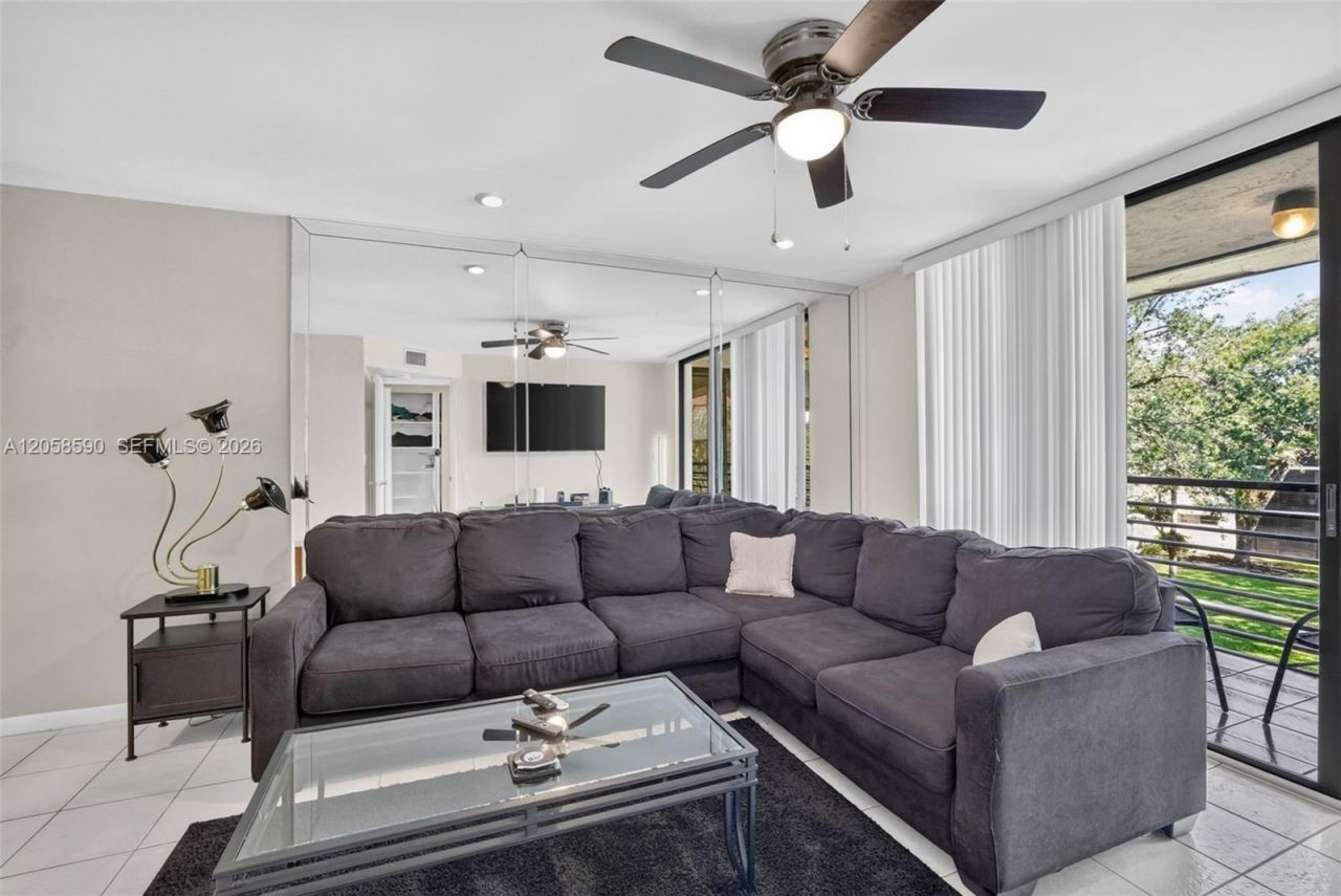 7653 NW 79th Ave, Unit 312, Tamarac, FL 33321 Photo