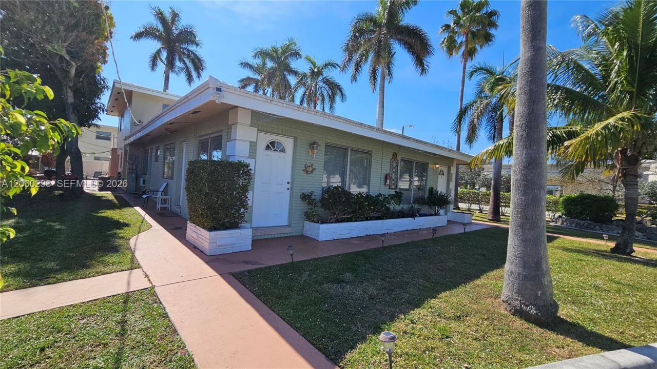 220 SE 12th Ave , Deerfield Beach, FL 33441 Photo