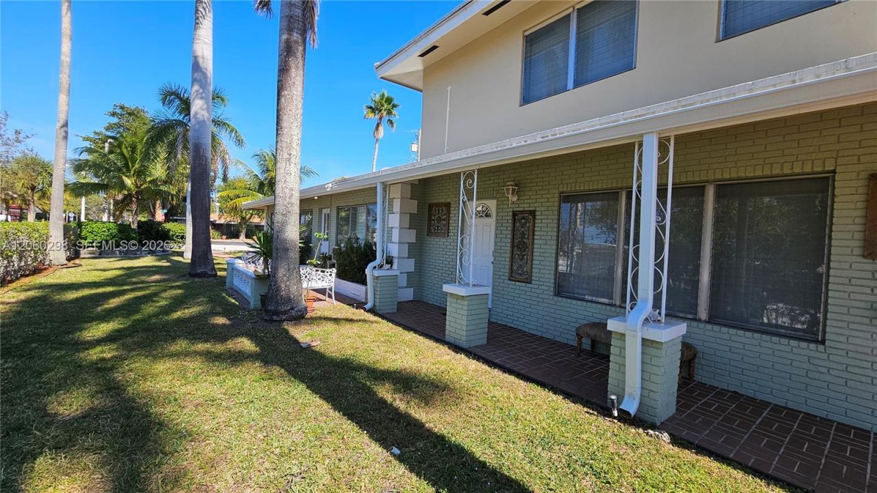 220 SE 12th Ave , Deerfield Beach, FL 33441 Photo