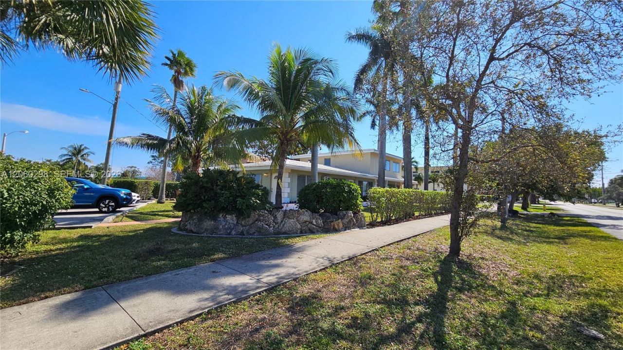 220 SE 12th Ave , Deerfield Beach, FL 33441 Photo