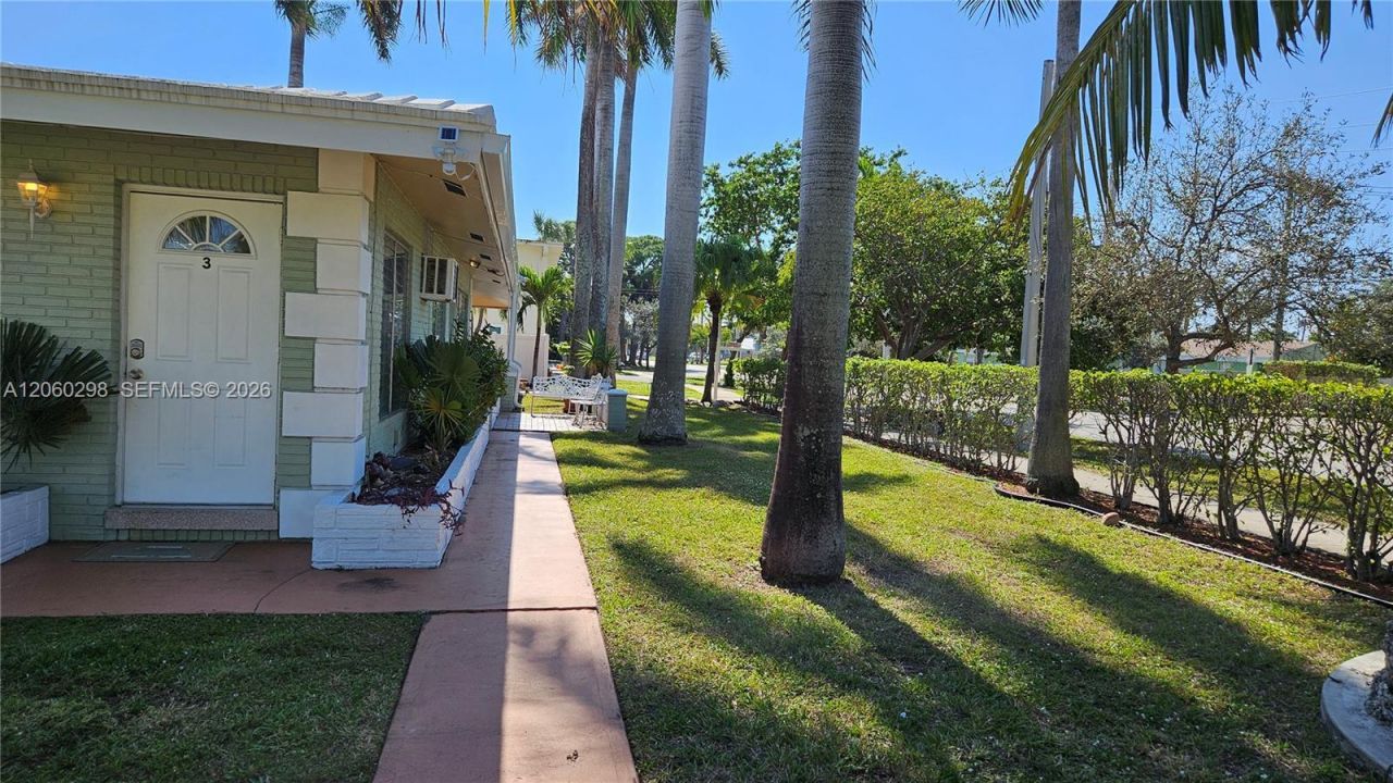 220 SE 12th Ave , Deerfield Beach, FL 33441 Photo