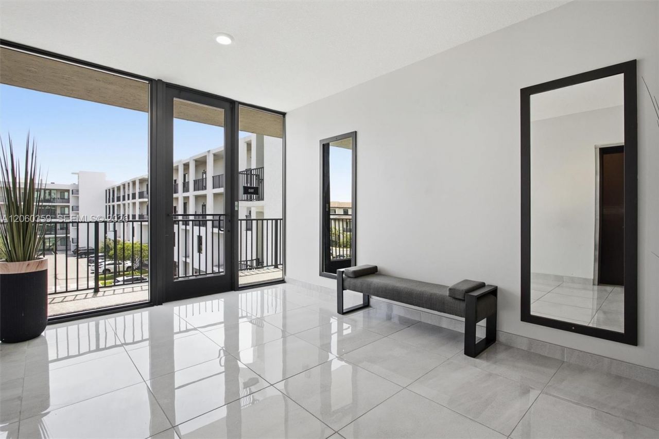 8363 NW 41st St, Unit A-306, Doral, FL 33166 Photo