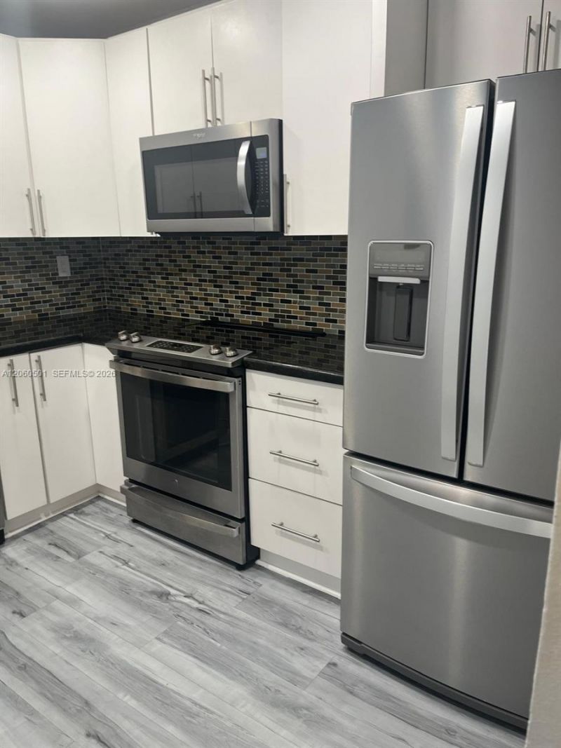 201 180th Dr, Unit 107, Sunny Isles Beach, FL 33160 Photo