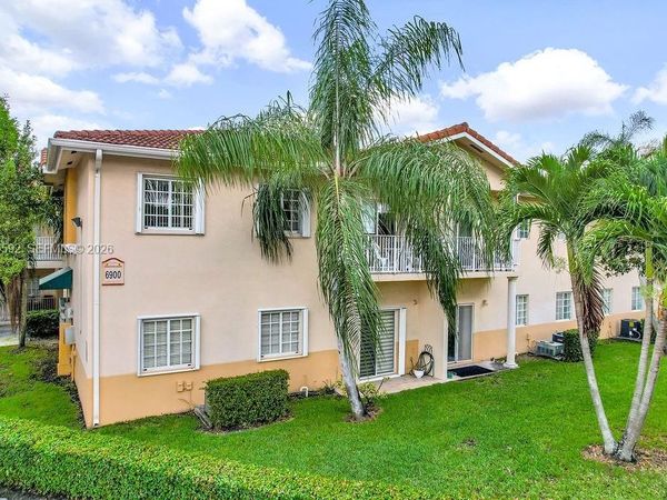 6900 NW 179th St , Unit 104-1, Hialeah, FL 33015