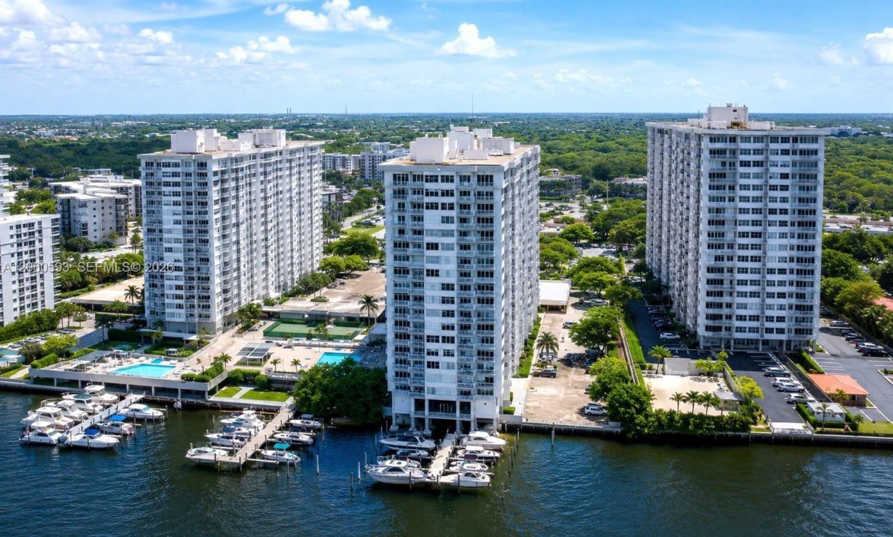 18071 Biscayne Blvd, Unit 302, Aventura, FL 33160 Photo