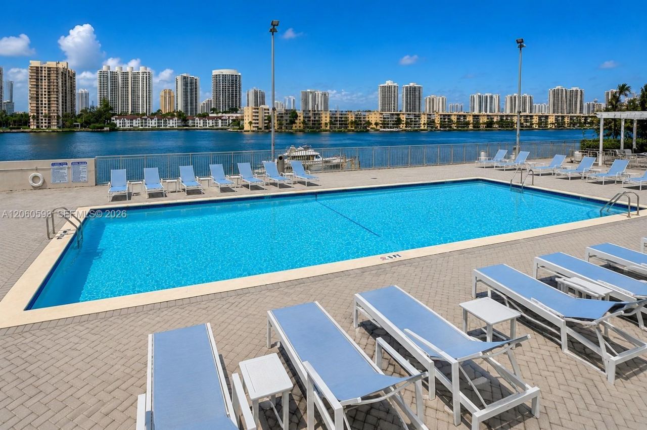 18071 Biscayne Blvd, Unit 302, Aventura, FL 33160 Photo