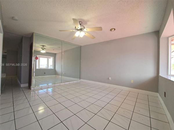8810 NW 114th Ter, Hialeah Gardens, FL 33018