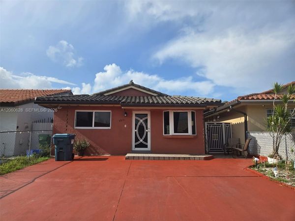 8810 NW 114th Ter , Hialeah Gardens, FL 33018