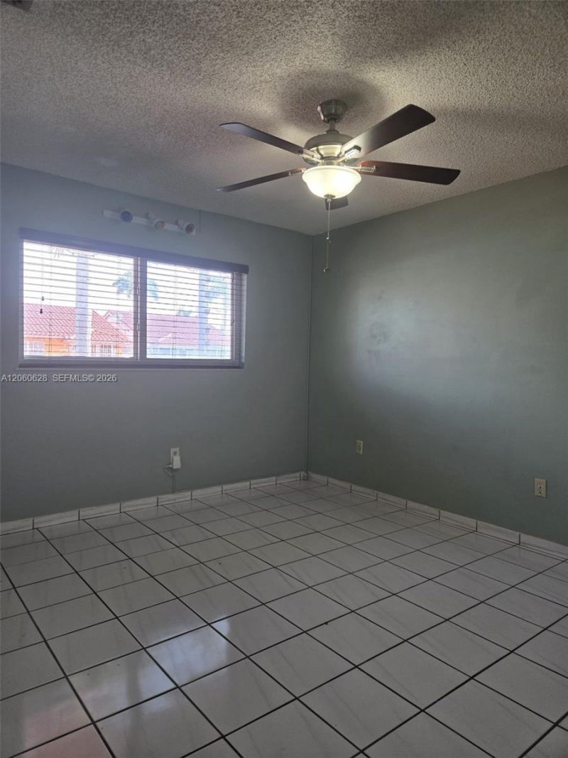 8810 NW 114th Ter, Hialeah Gardens, FL 33018 Photo