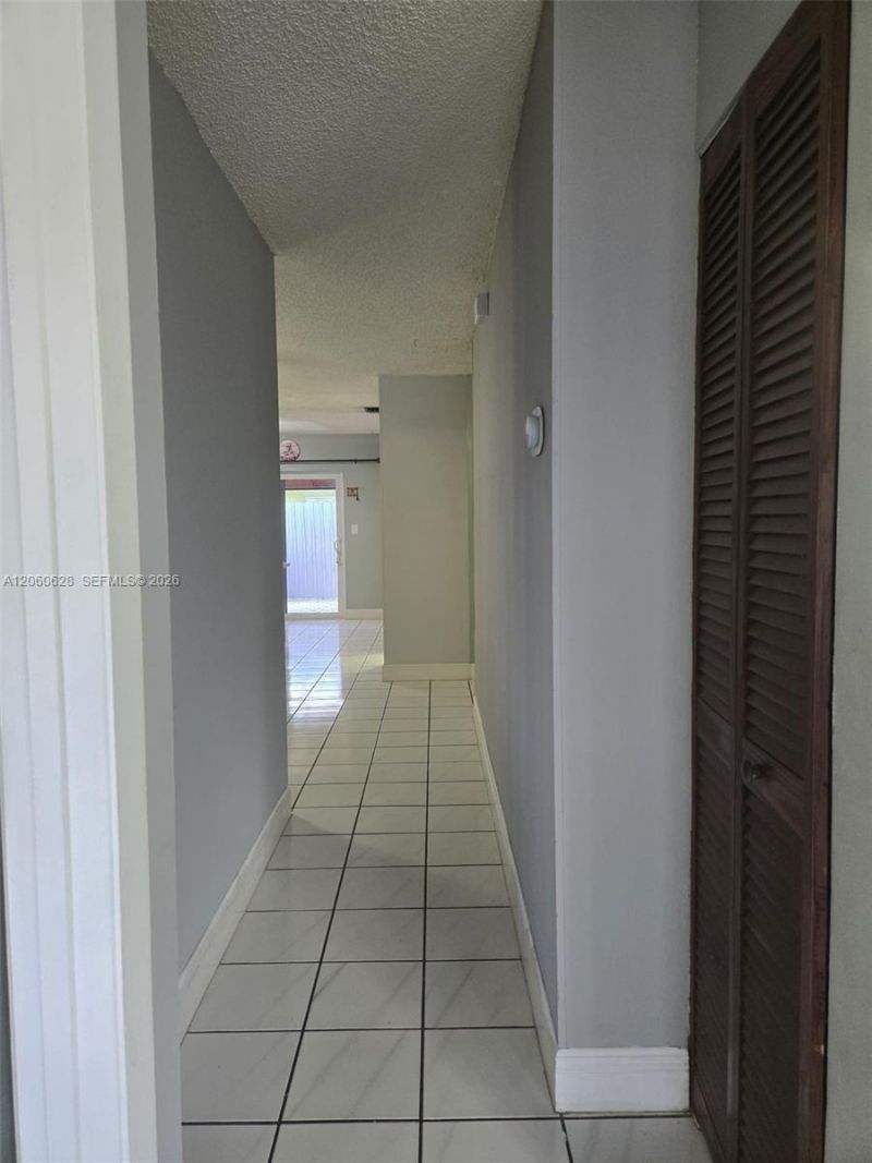 8810 NW 114th Ter, Hialeah Gardens, FL 33018 Photo