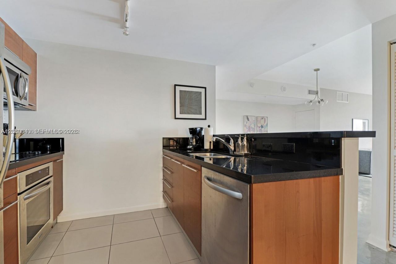 253 NE 2nd St , Unit 508, Miami, FL 33132 Photo