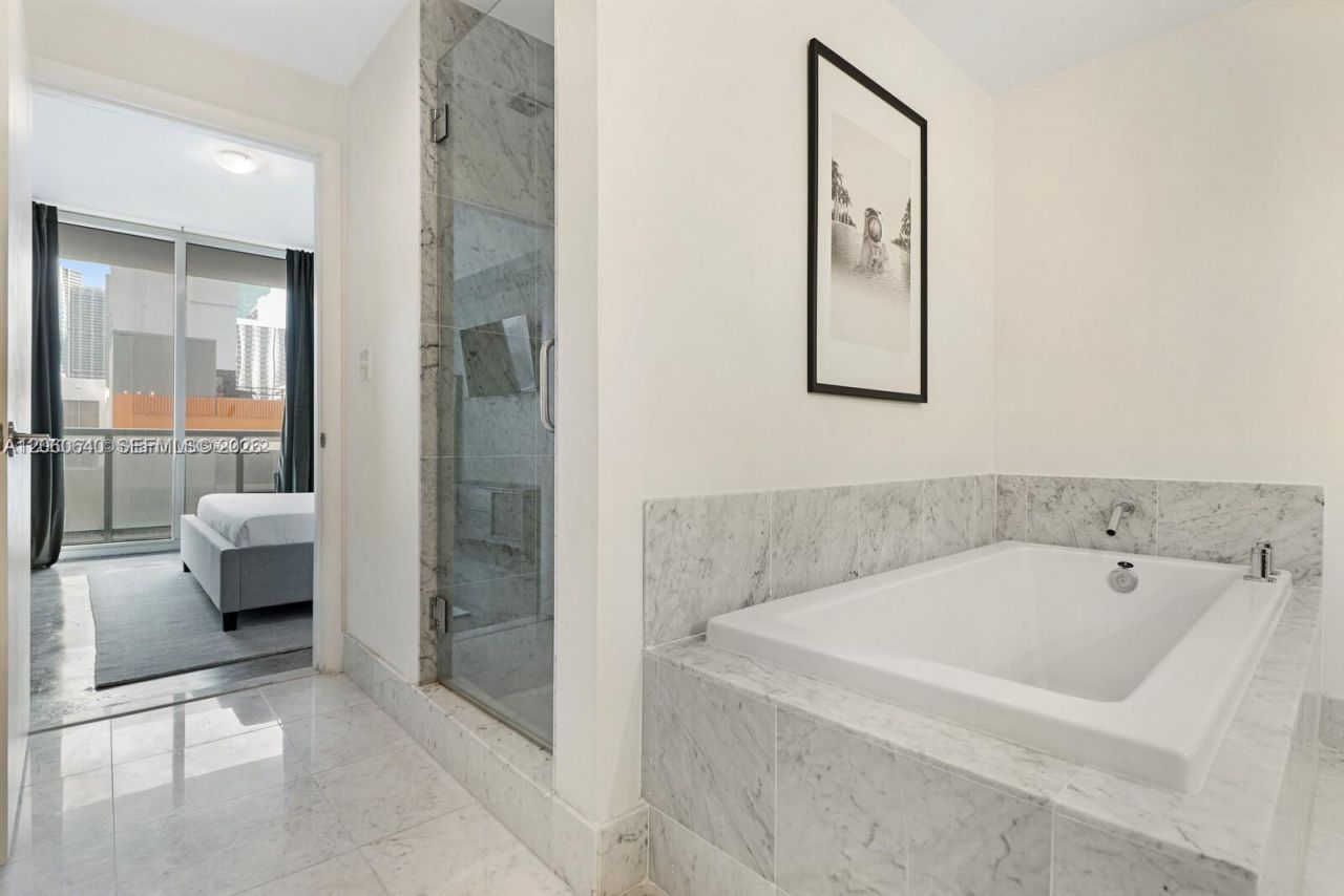 253 NE 2nd St , Unit 508, Miami, FL 33132 Photo