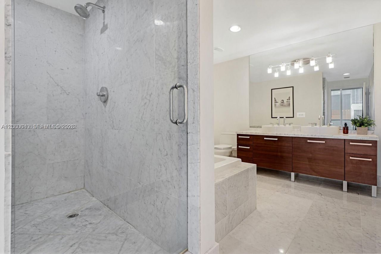 253 NE 2nd St , Unit 508, Miami, FL 33132 Photo