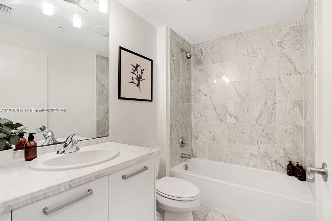 253 NE 2nd St , Unit 508, Miami, FL 33132 Photo