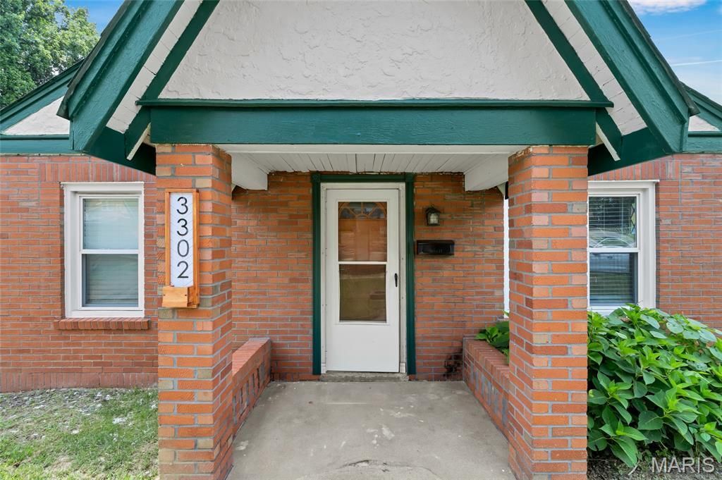 3302 Welsberg Drive, Saint Louis, MO 63121 Main Photo
