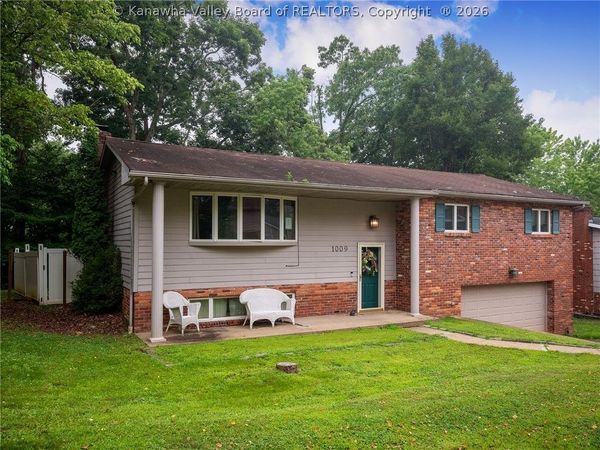 1009 Rustling Road, South Charleston, WV 25303