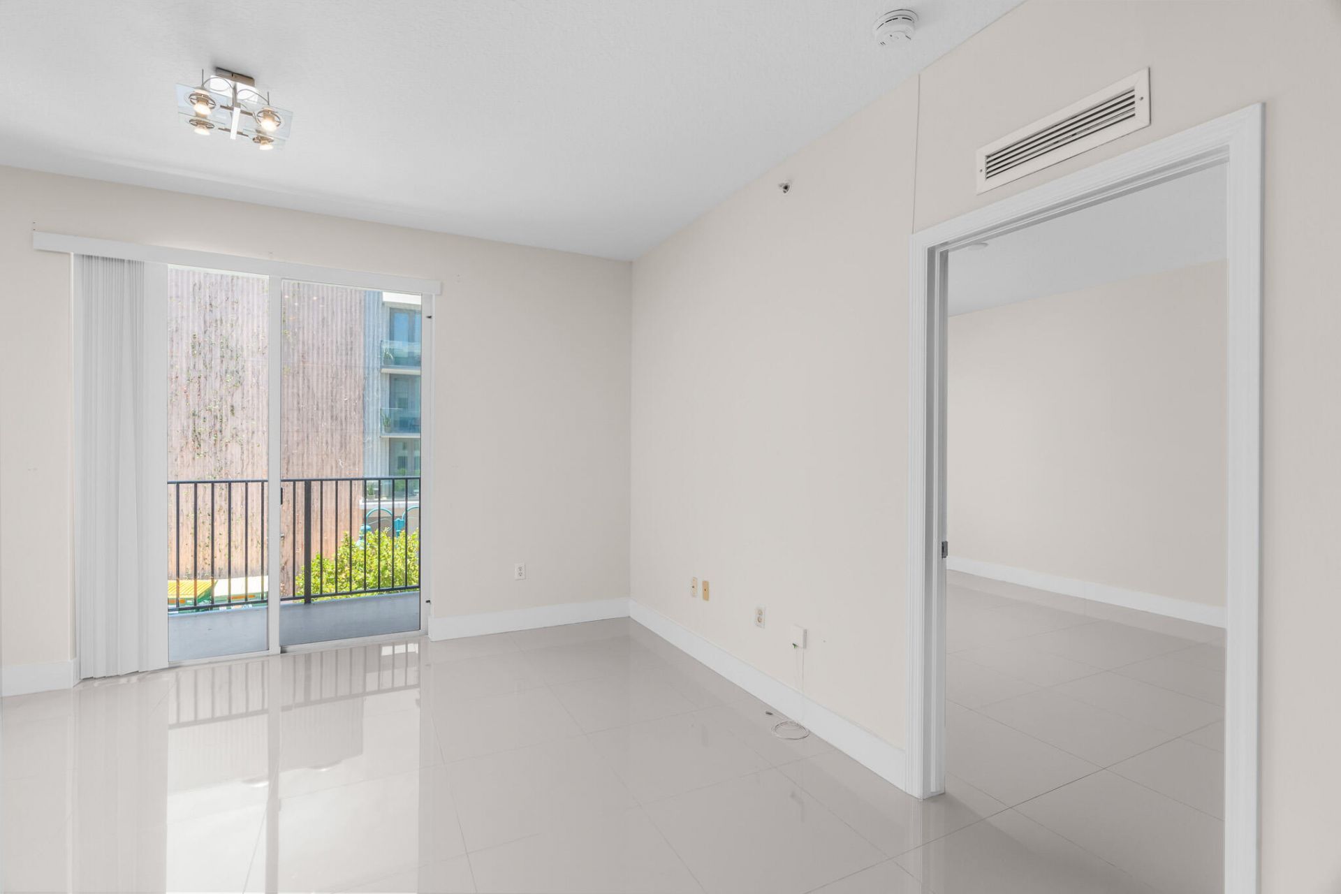 250 NE 3rd Avenue, Unit 1305, Delray Beach, FL 33444 Photo