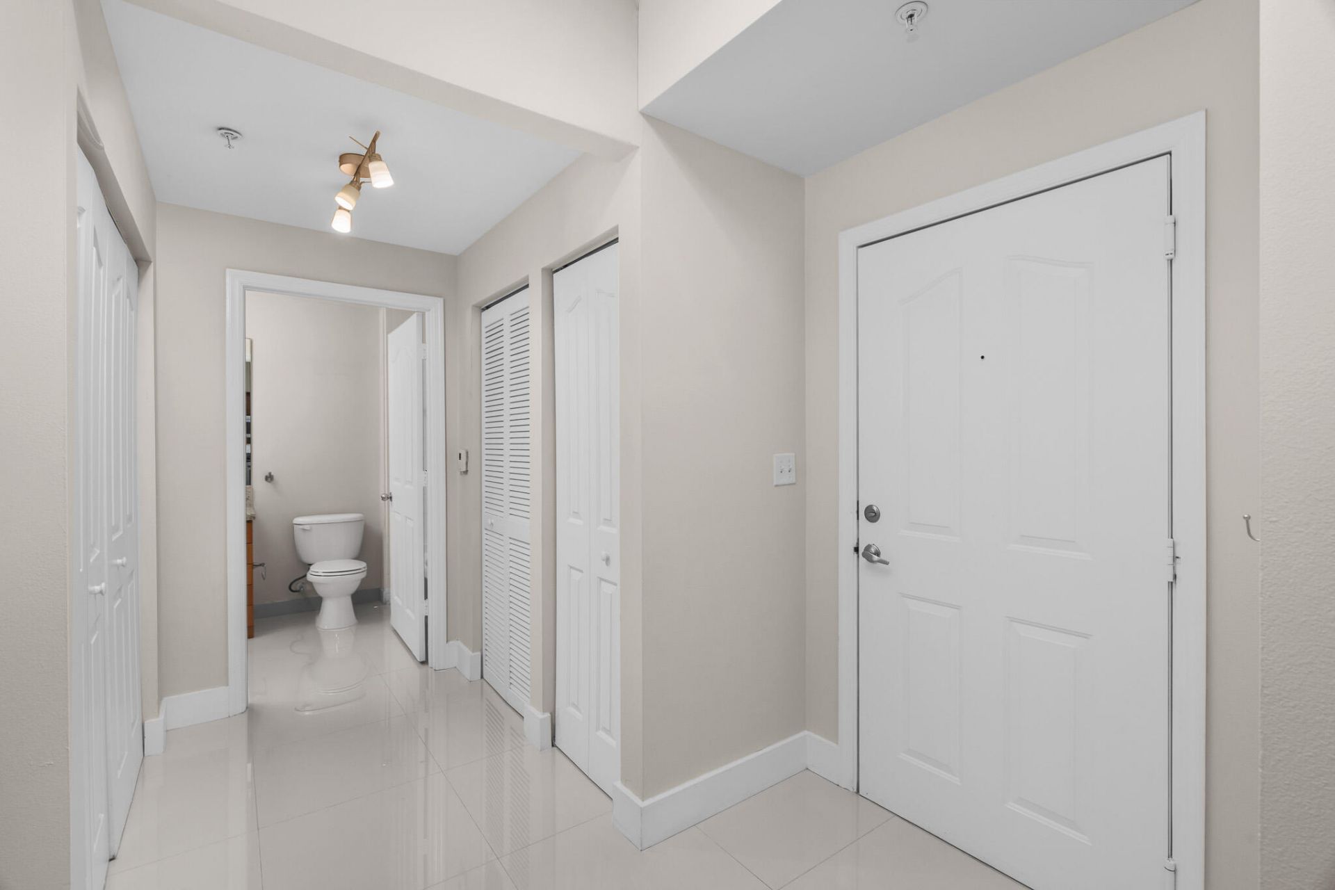 250 NE 3rd Avenue, Unit 1305, Delray Beach, FL 33444 Photo