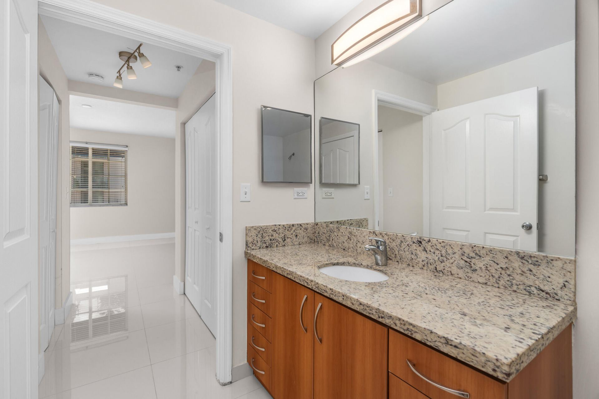 250 NE 3rd Avenue, Unit 1305, Delray Beach, FL 33444 Photo