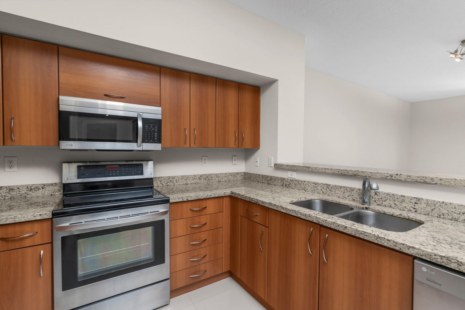 250 NE 3rd Avenue, Unit 1305, Delray Beach, FL 33444 Photo