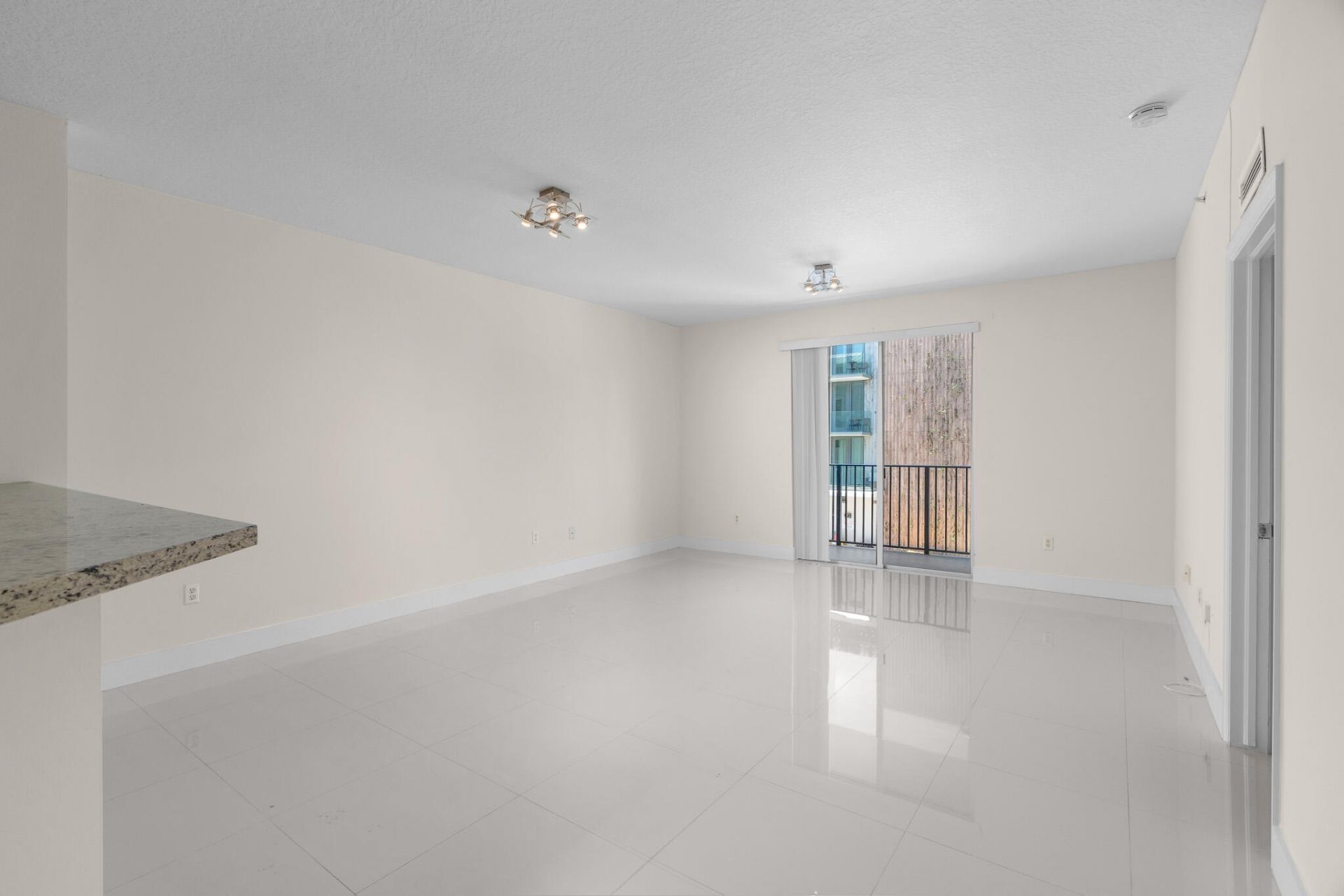 250 NE 3rd Avenue, Unit 1305, Delray Beach, FL 33444 Photo