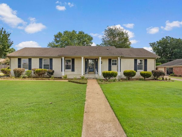 2210 Finley Dr, Florence, AL 35630