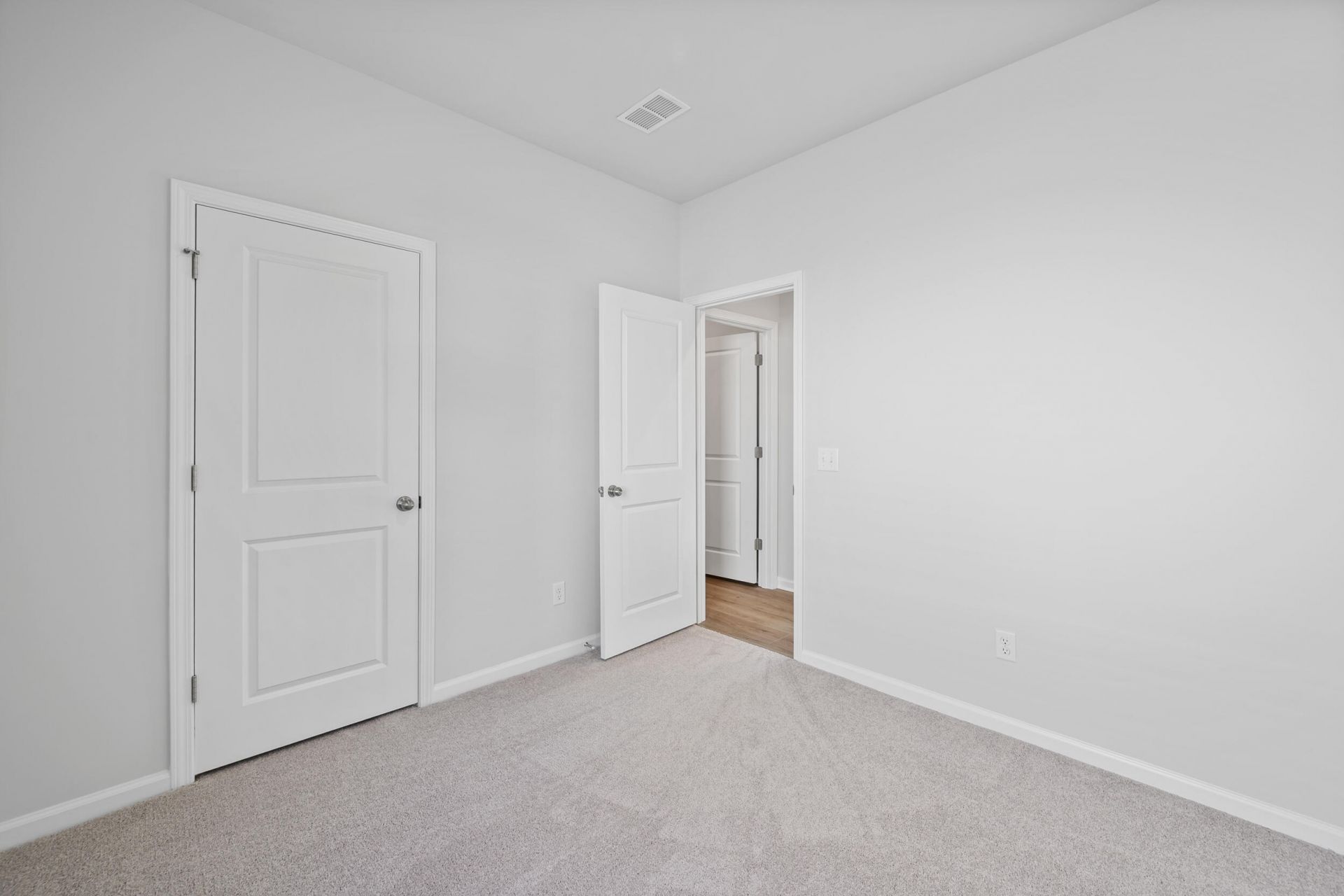 831 Meadowbrook Lane Photo 18