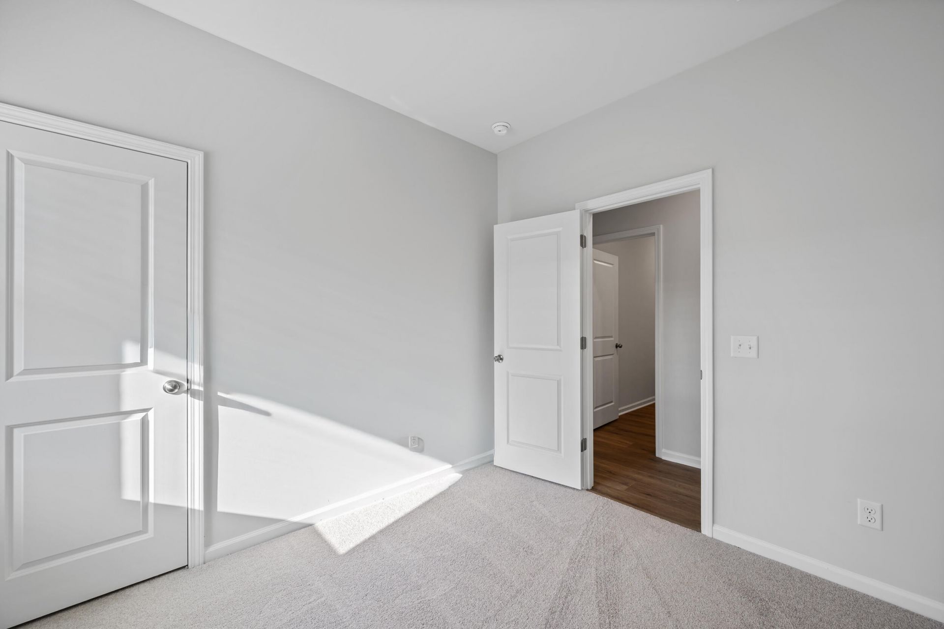831 Meadowbrook Lane Photo 21