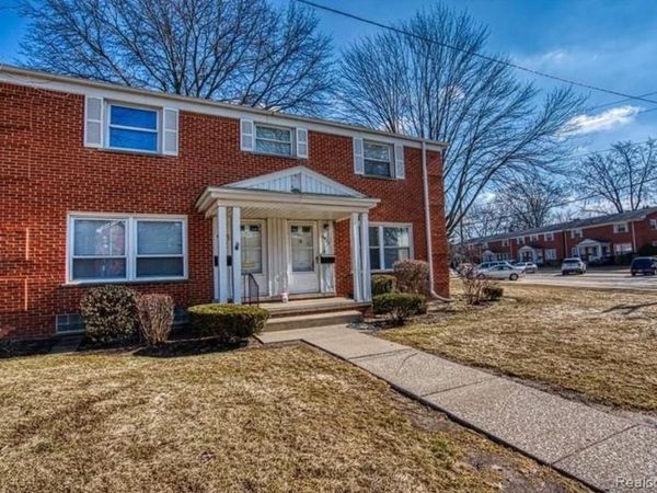 6911 Town Lane , Dearborn Heights, MI 48127