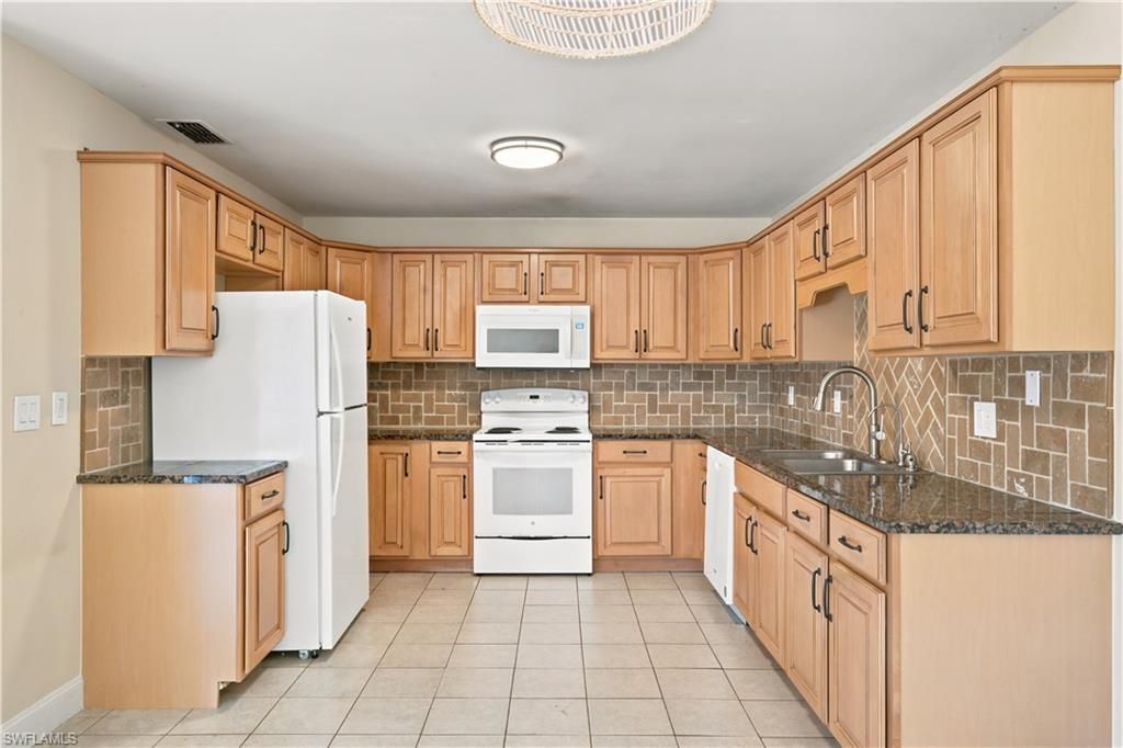 5638 Foxlake Dr, North Fort Myers, FL 33917 Photo
