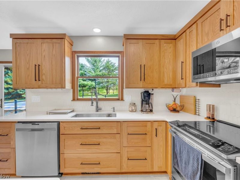 6999 Spencer Lake Road, Medina, OH 44256 Photo 4