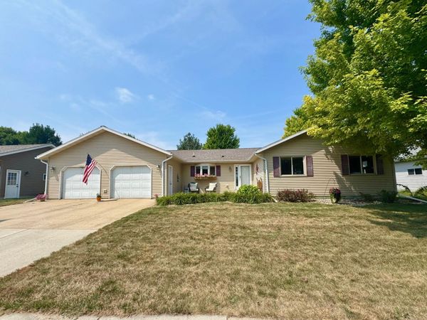 702 S Saratoga Street, Marshall, MN 56258