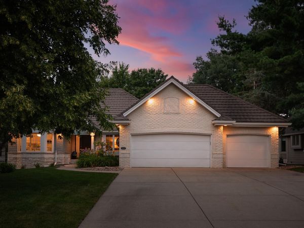 10421 Shelter Grove, Eden Prairie, MN 55347