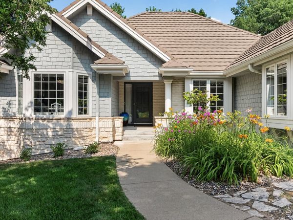 10421 Shelter Grove, Eden Prairie, MN 55347