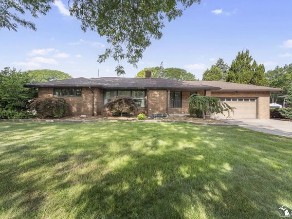 10860 Reeck Road, Allen Park, MI 48101