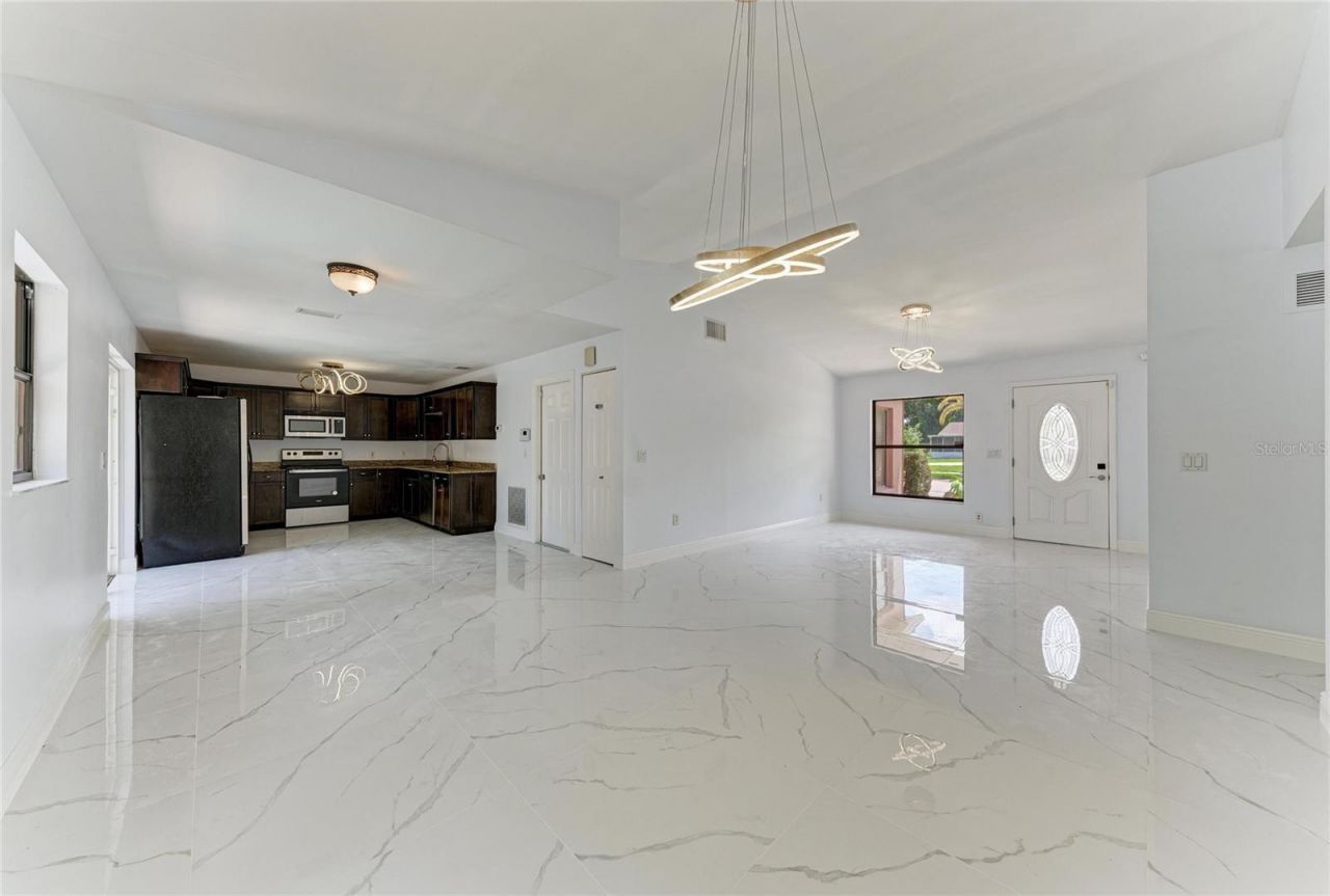 6540 Mauna Loa Boulevard, Sarasota, FL 34241 Photo