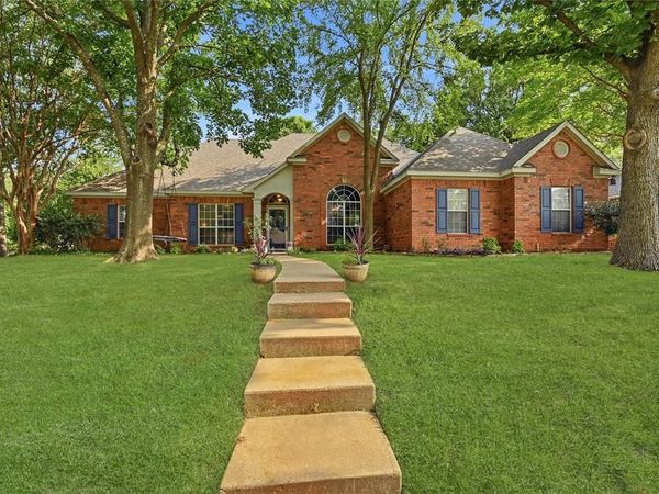 2030 Deer Run , Denison, TX 75020