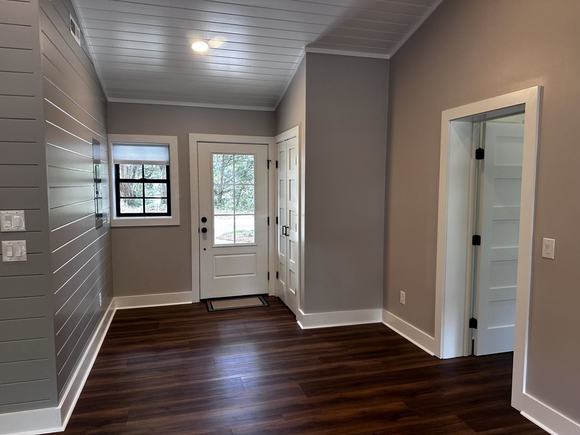 346 Waterside Ln. Photo 5