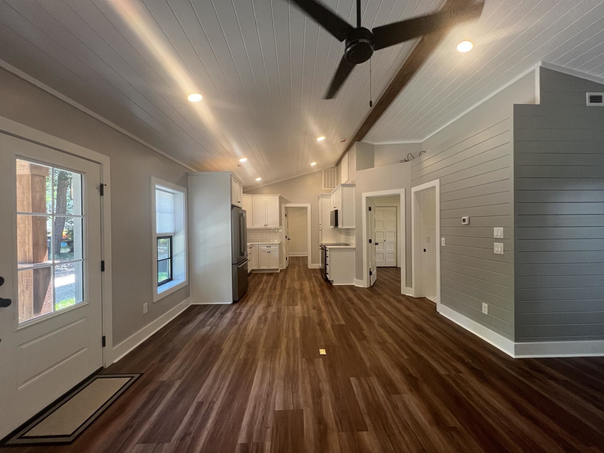 346 Waterside Ln. Photo 8