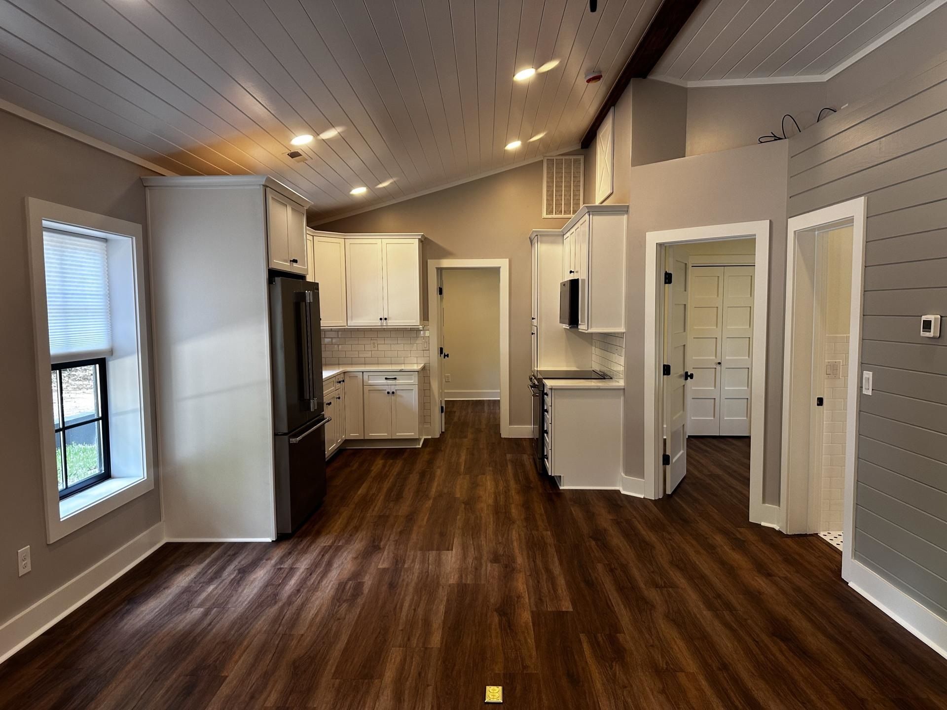 346 Waterside Ln. Photo 9