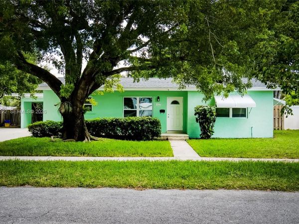 1427 Crest Dr , Lake Worth, FL 33461