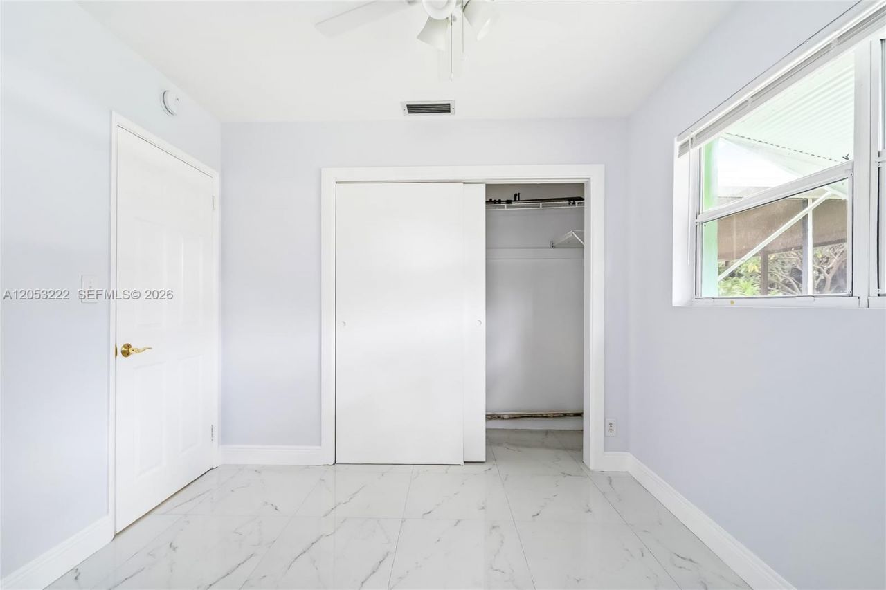 1427 Crest Dr , Lake Worth, FL 33461 Photo