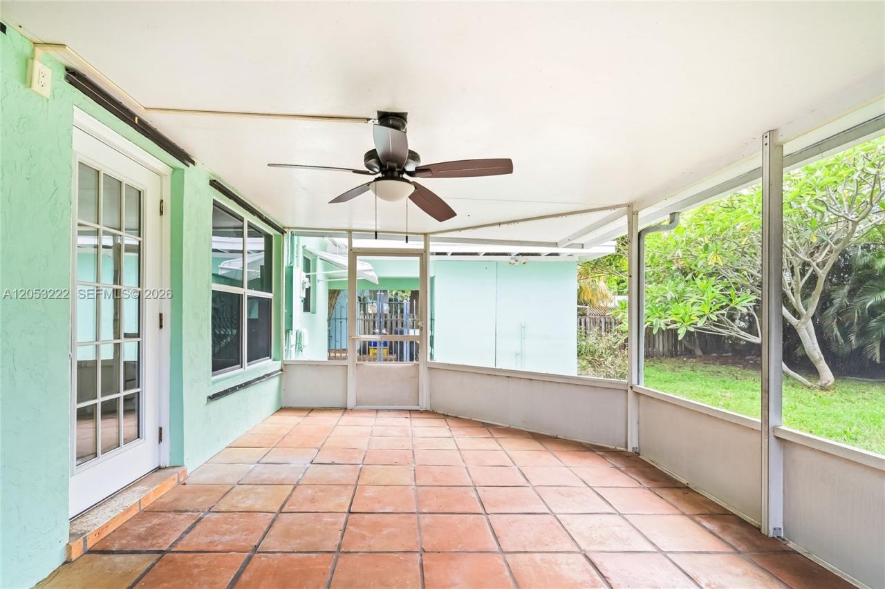 1427 Crest Dr , Lake Worth, FL 33461 Photo