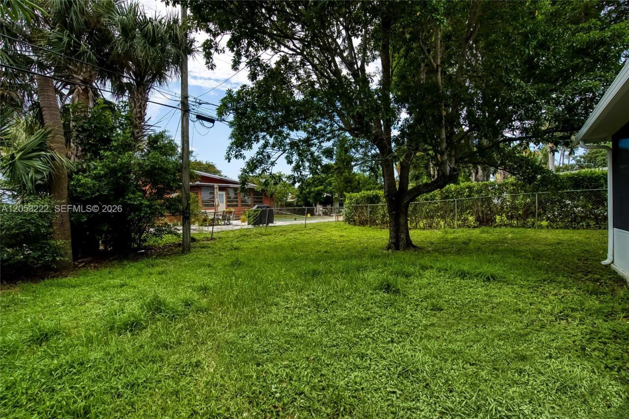 1427 Crest Dr , Lake Worth, FL 33461 Photo